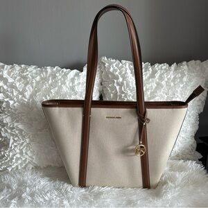 Michael Kors Jet Set Travel Bag/Natural and Brown Sophisticated Design